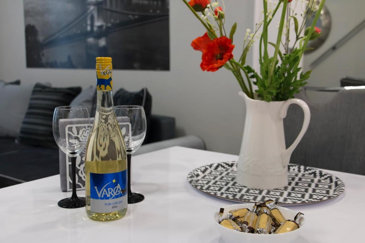 Sweet Dreams In The Heart Of The City Apartment Budapest Bilik gambar