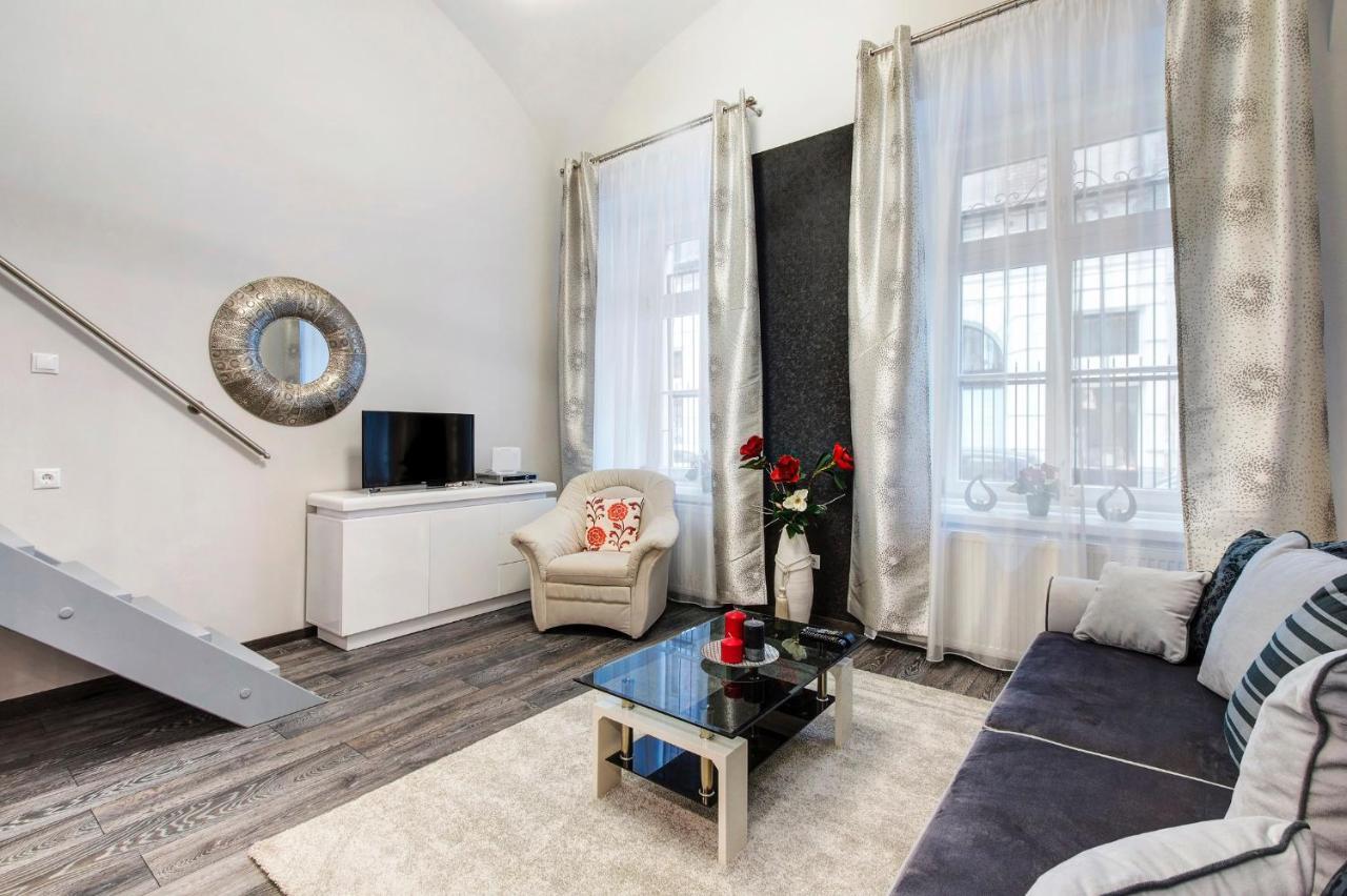 Sweet Dreams In The Heart Of The City Apartment Budapest Bilik gambar