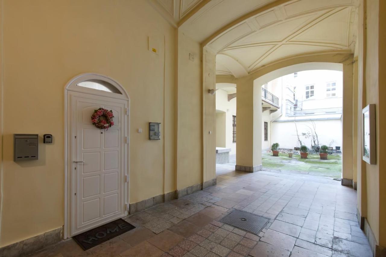 Sweet Dreams In The Heart Of The City Apartment Budapest Bilik gambar